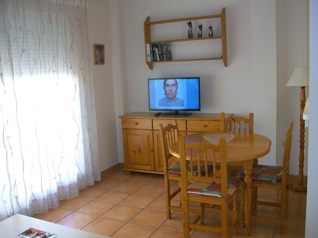 Apartamentos Par Tres - Oliva Nova Pokoj fotografie