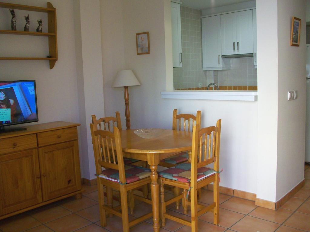 Apartamentos Par Tres - Oliva Nova Pokoj fotografie