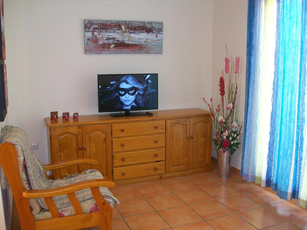 Apartamentos Par Tres - Oliva Nova Pokoj fotografie