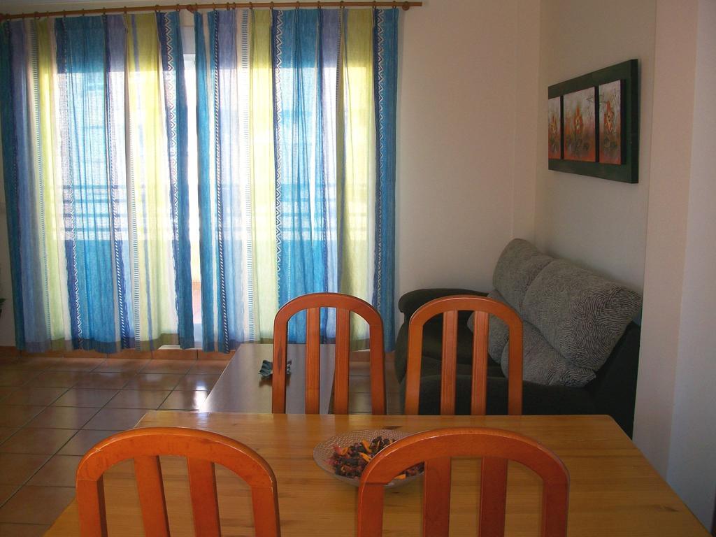 Apartamentos Par Tres - Oliva Nova Pokoj fotografie