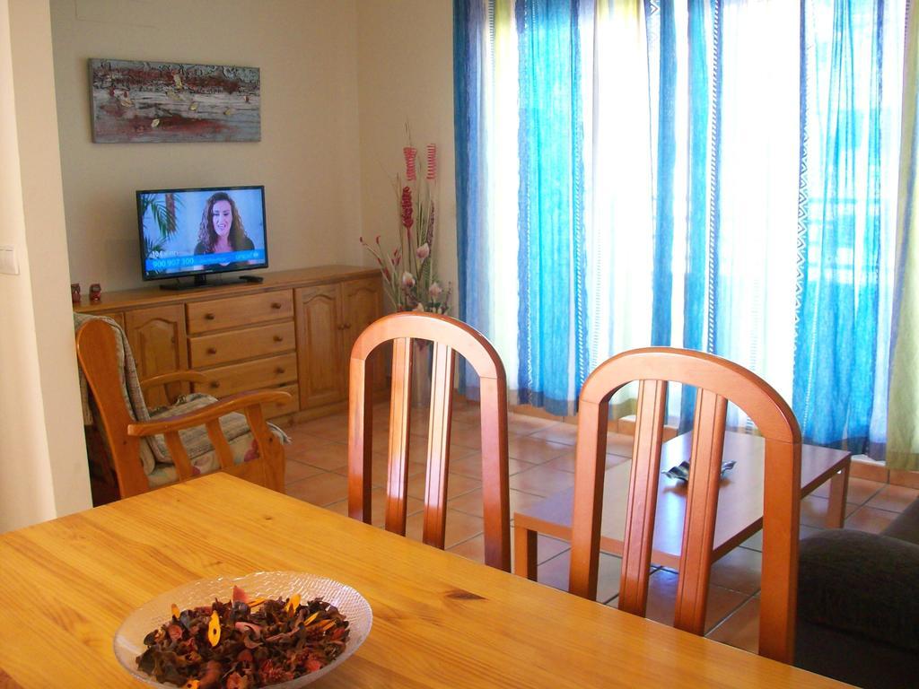 Apartamentos Par Tres - Oliva Nova Pokoj fotografie